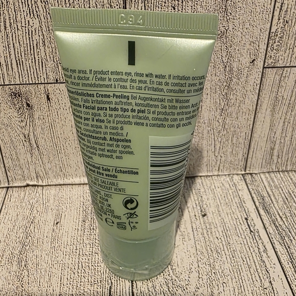 Clinique Green 7 Day Scrub Cream Exfoliant - Picture 2 of 2